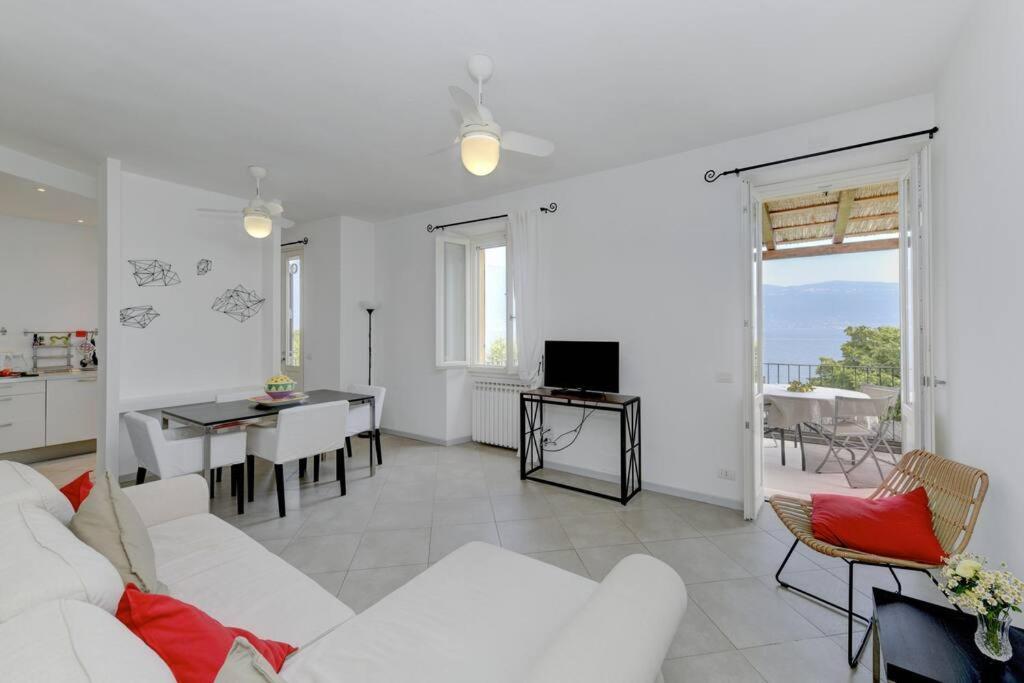 Oleandro Apartment Directly On The Lake Gargnano Exterior photo
