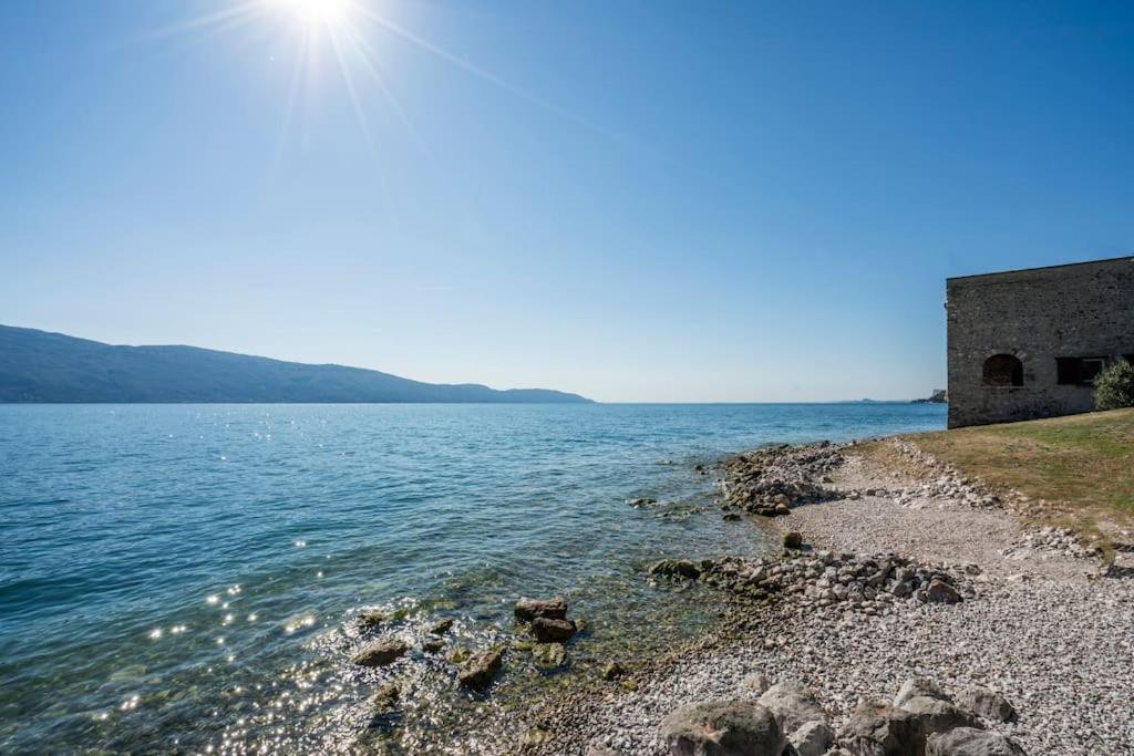 Oleandro Apartment Directly On The Lake Gargnano Exterior photo